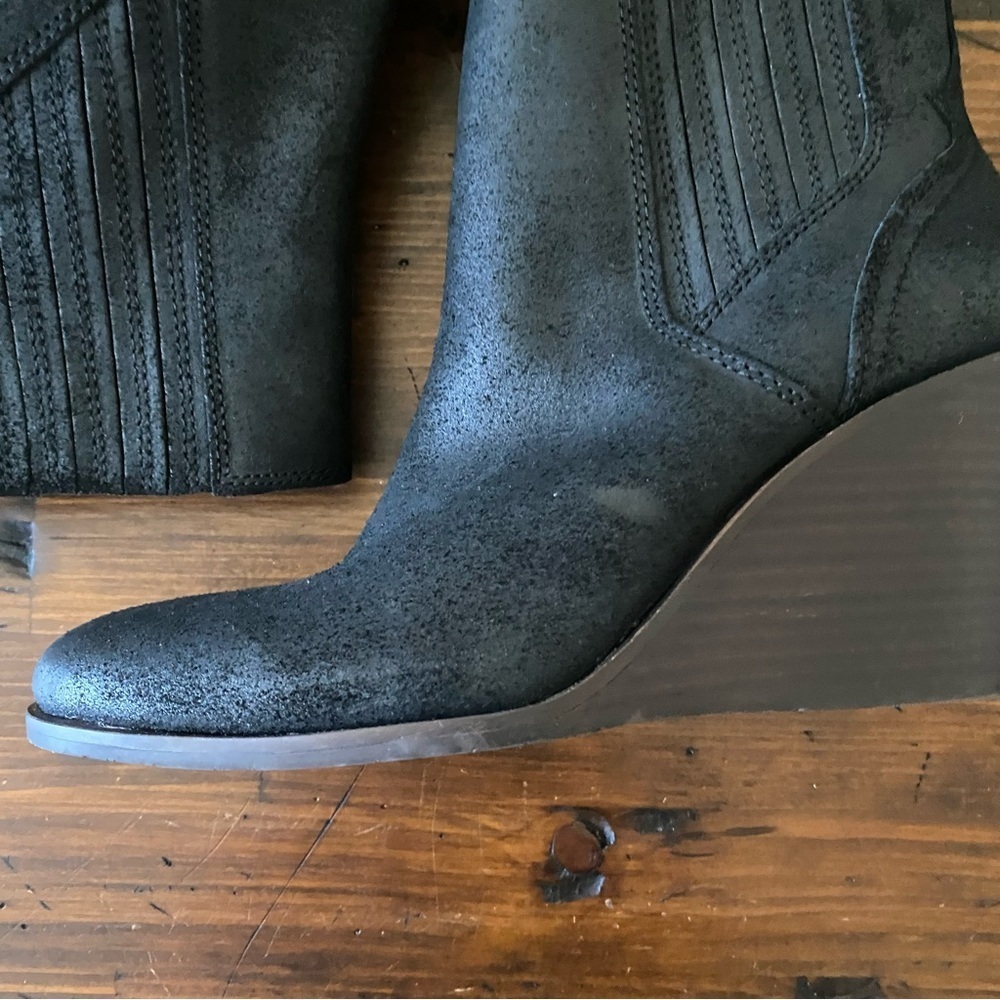 Lucky Brand Women's Wilano Wedge Booties Dark Black Leather Chelsea US 9 EU 40 - Picture 5 of 13